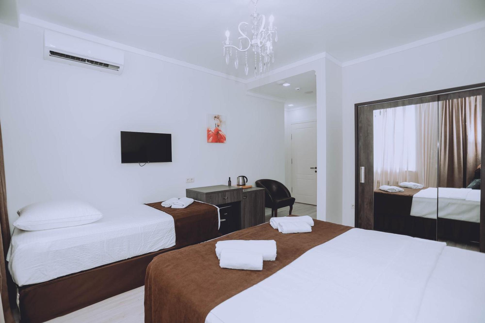 Royal Medis Hotel Batumi Exterior photo